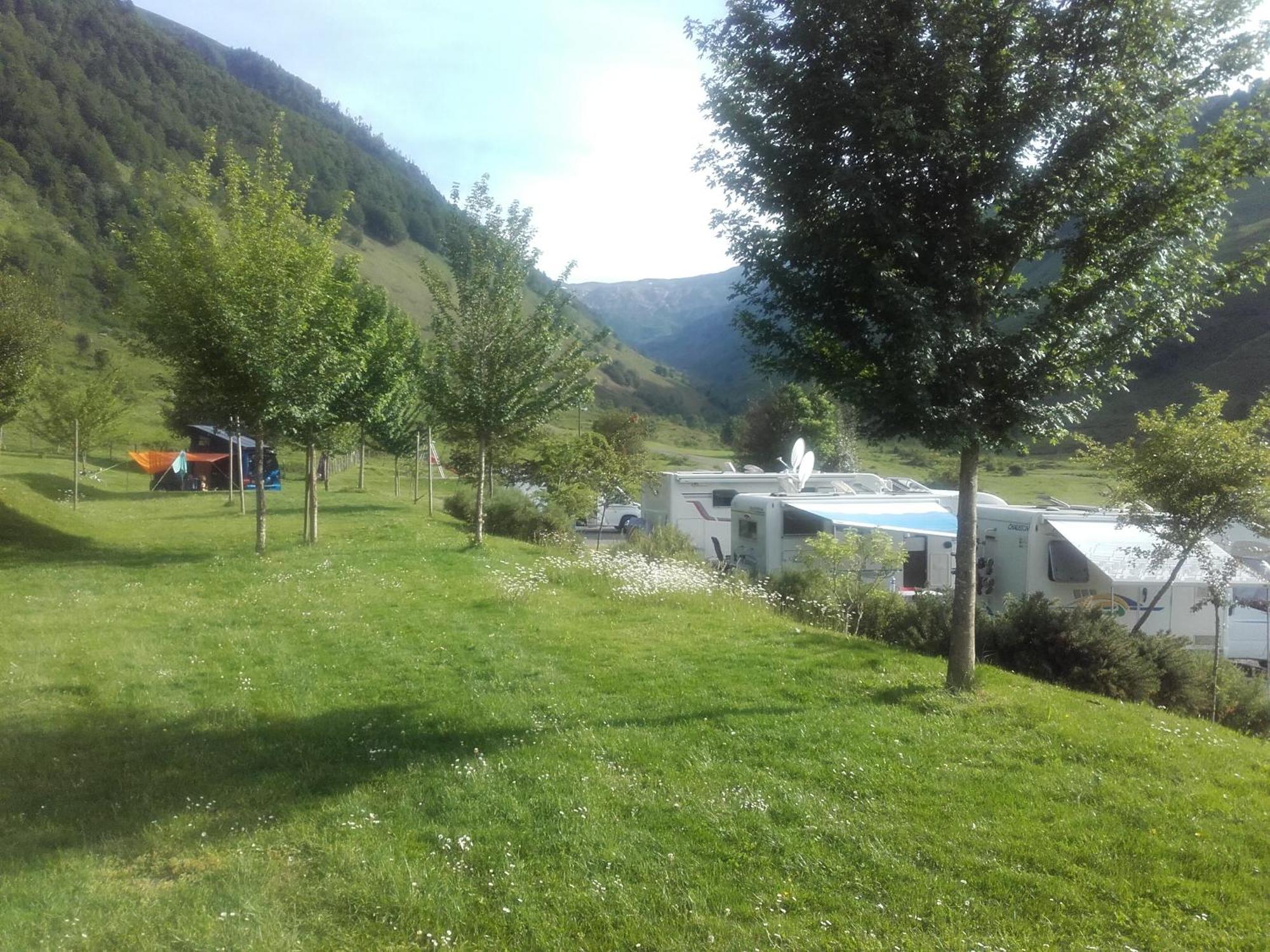 Gite De Montagne Du Plateau De Lhers- Accueil Randonneurs Accous Exteriér fotografie